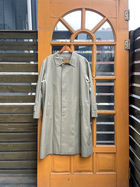 OLD BURBERRYS TRENCH COAT